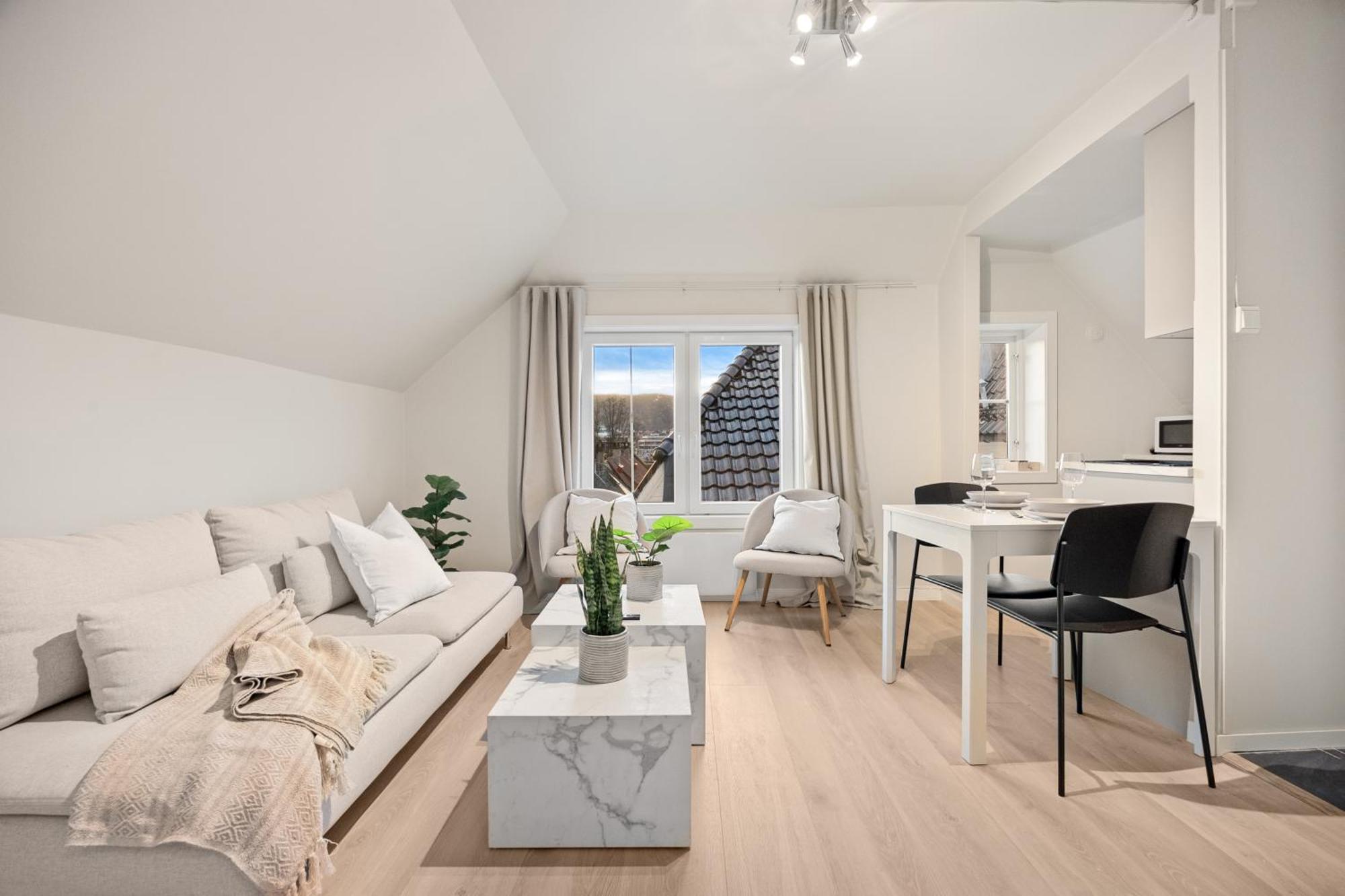 View To Bryggen - Renovated Dec 24 - Historic Cobblestone Street Apartment Bergen Luaran gambar